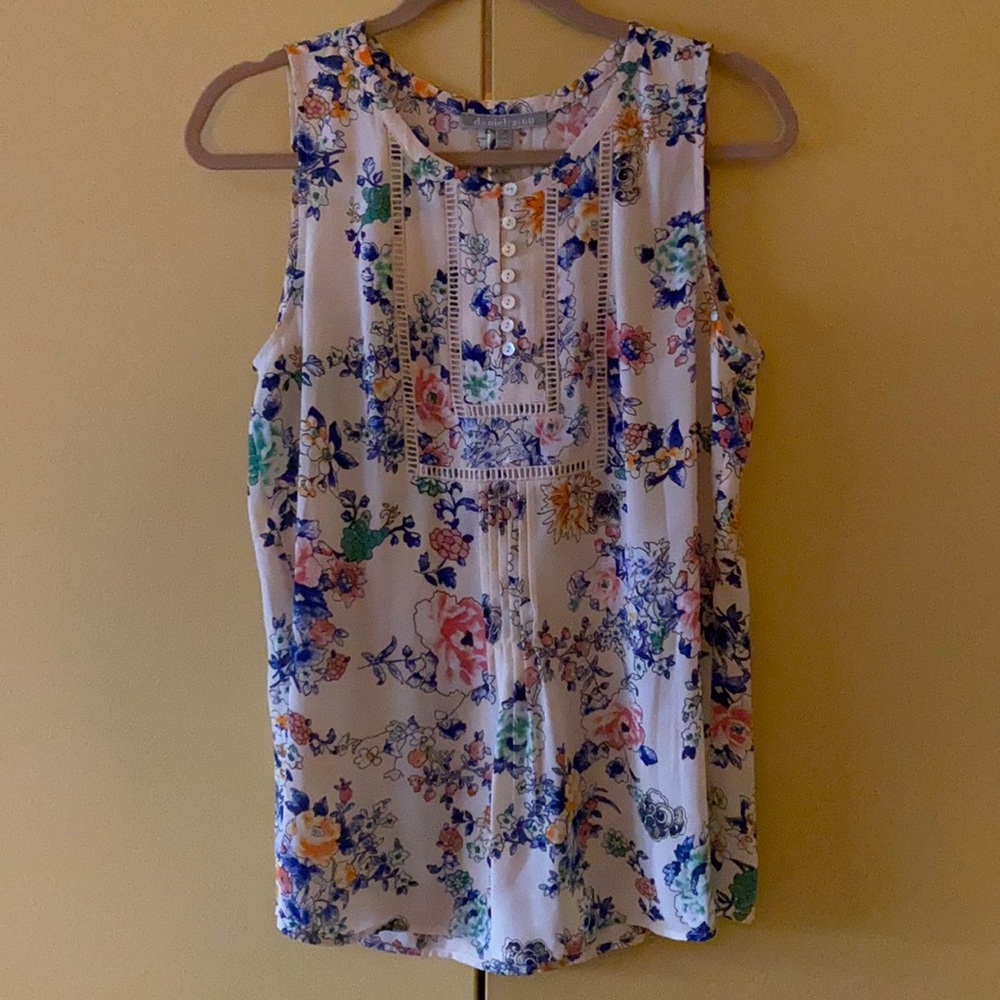 Floral Sleeveless Blouse